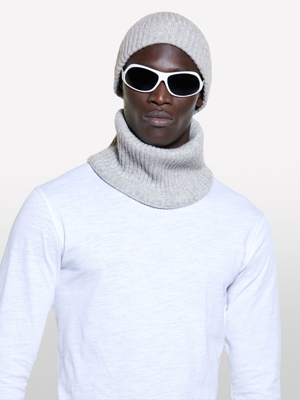 BERRETTO IN MAGLIA Uomo image number null