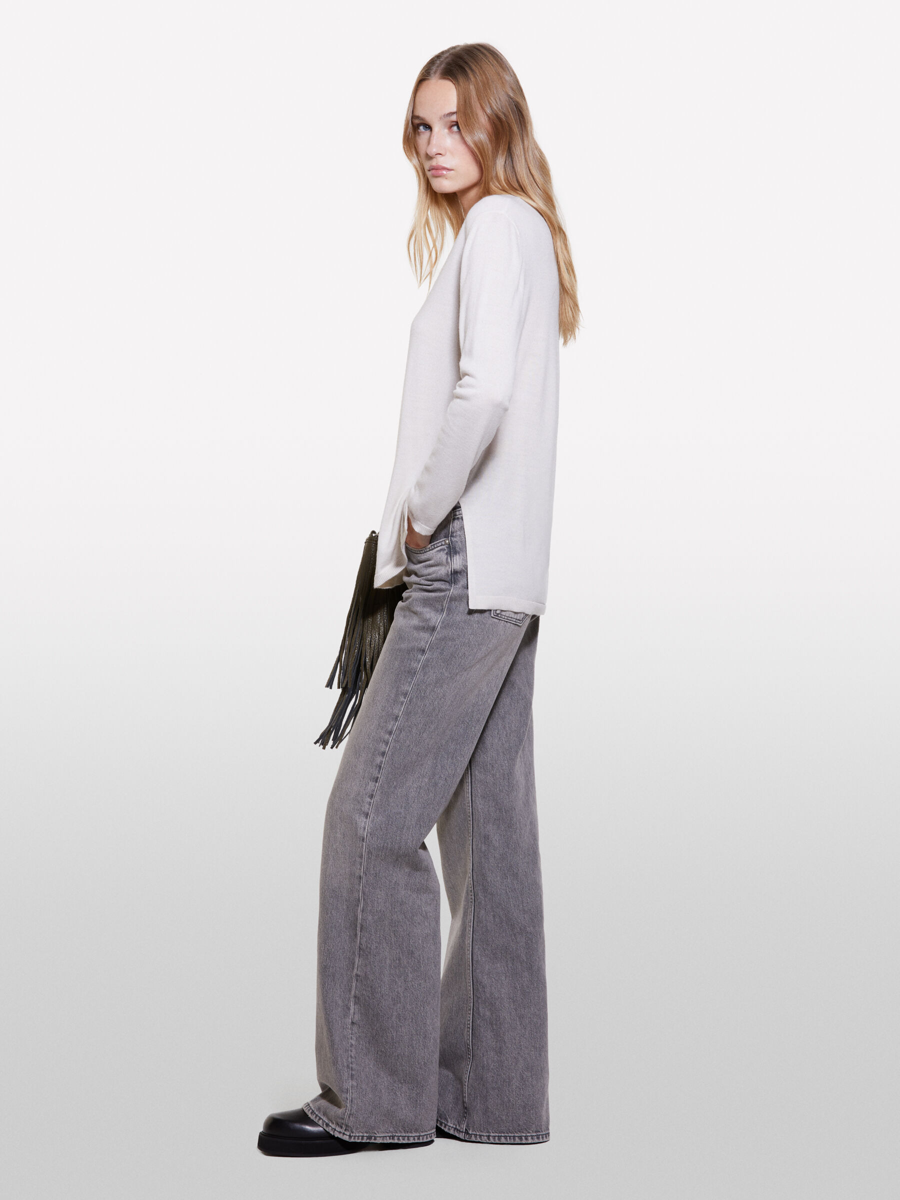 MAGLIA SCOLLO V M/L Donna image number null