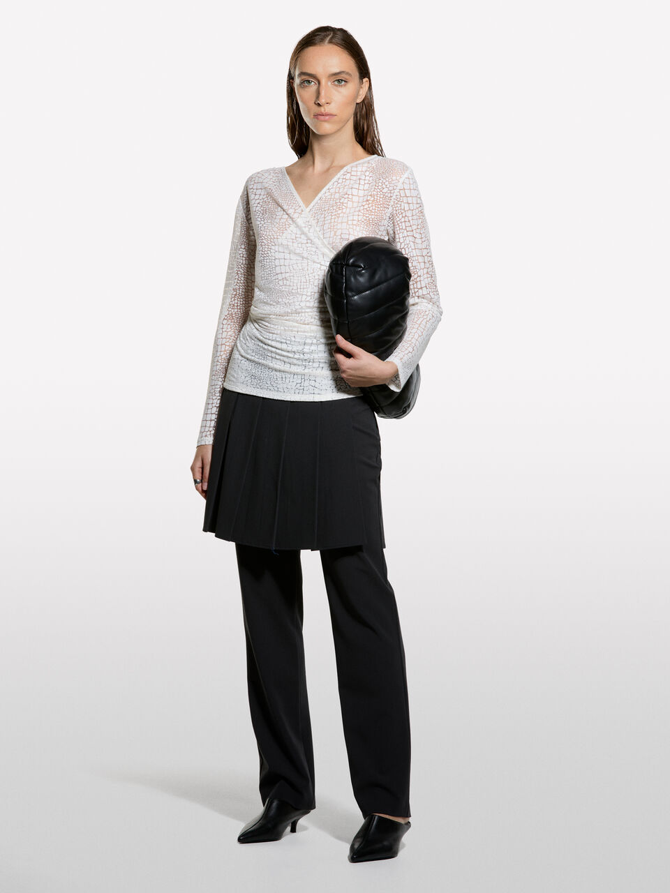 MAGLIA SCOLLO V M/L Donna image number null