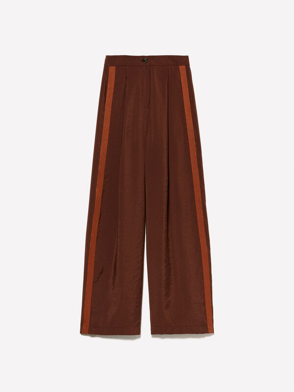 Pantaloni marrone scuro effetto stropicciato Pantaloni marrone scuro effetto stropicciato - pantaloni palazzo da donna | Sisley