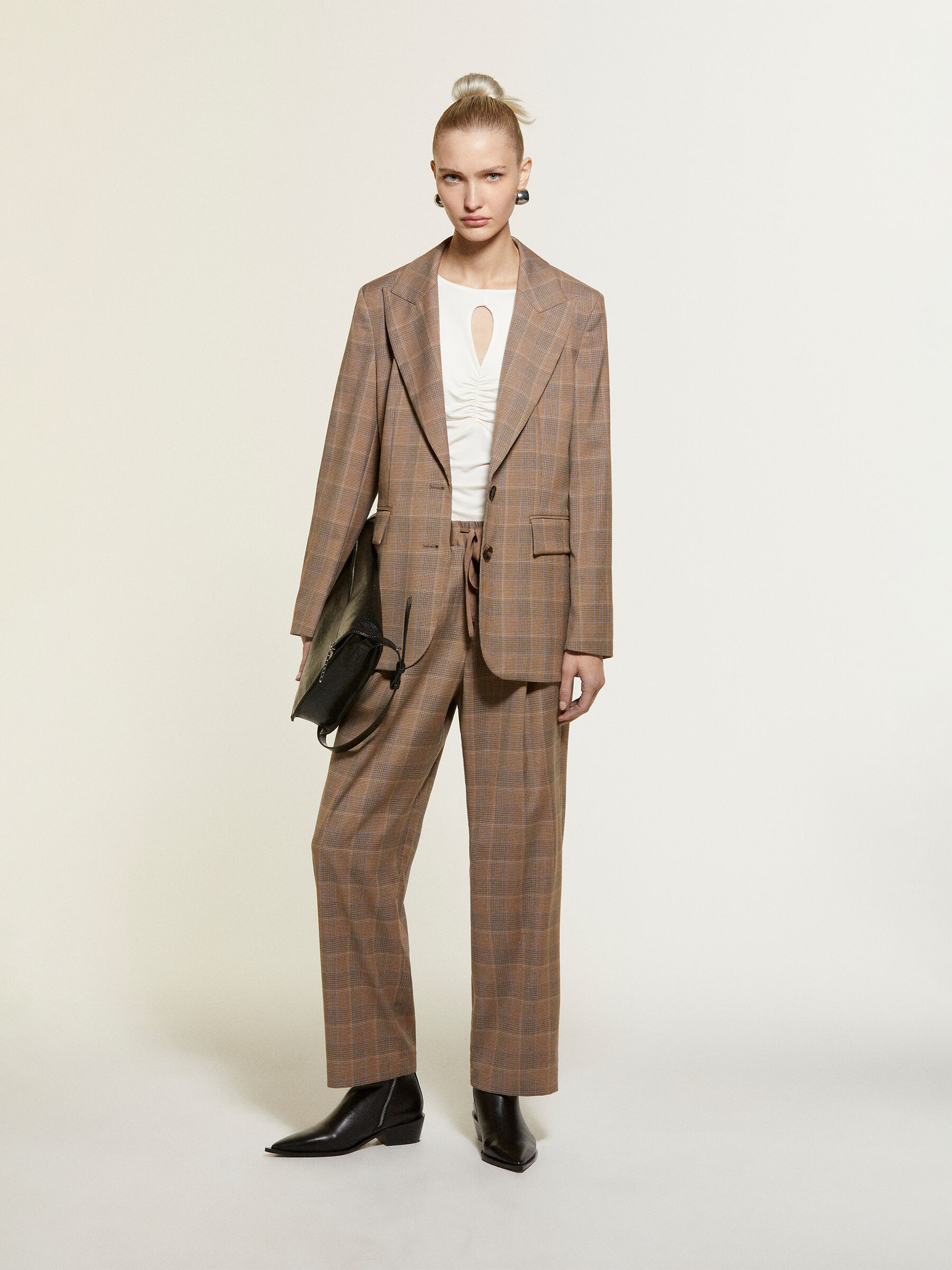 GIACCA Donna image number null