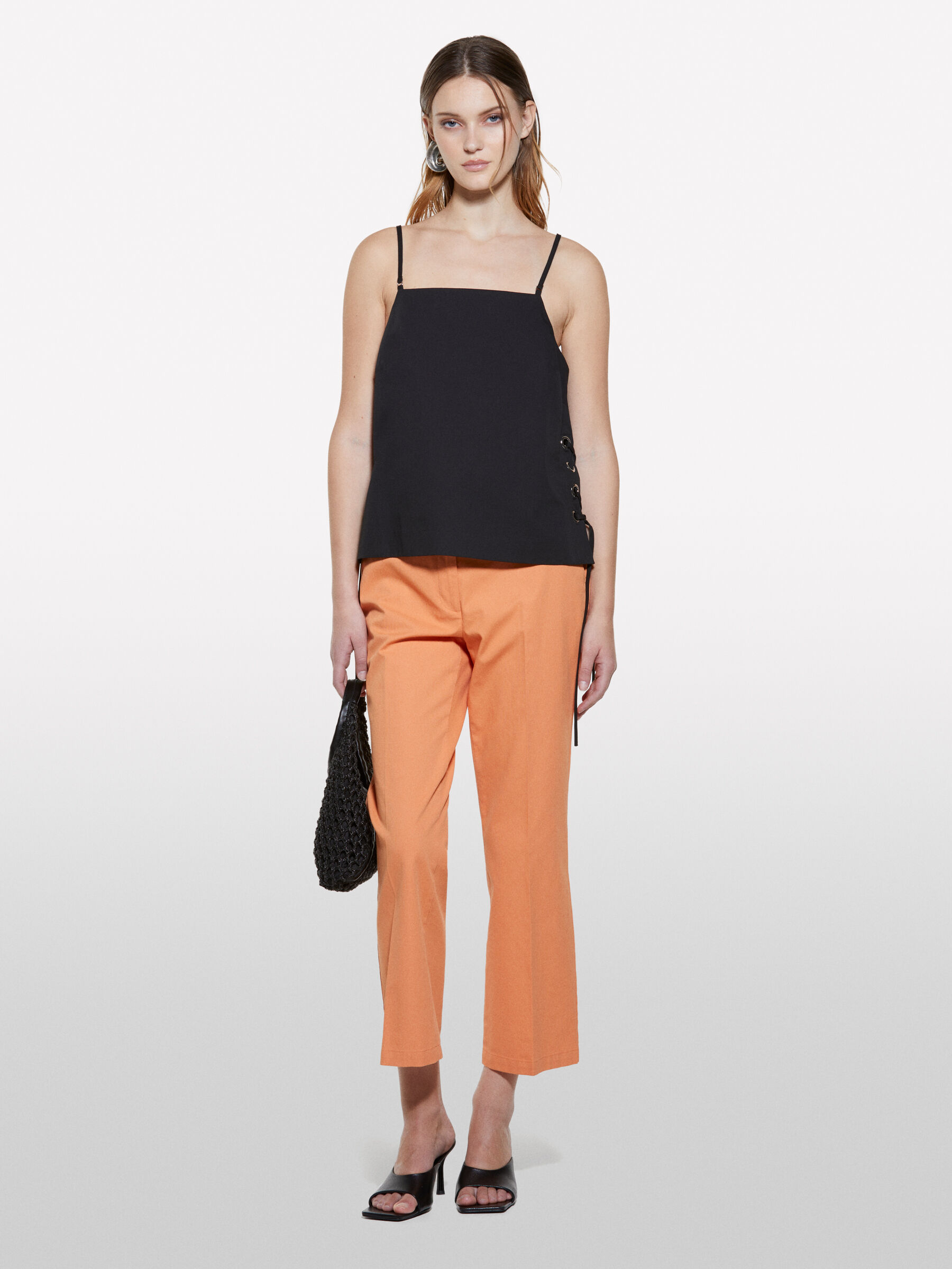 TOP Donna image number null