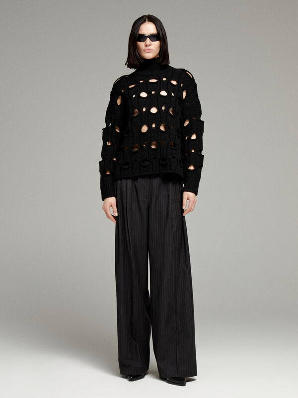 Maglia nera traforata  - maglie collo alto da donna | Sisley