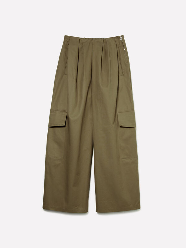 Pantaloni cargo verde militare con pieghe - pantaloni joggers da donna | Sisley