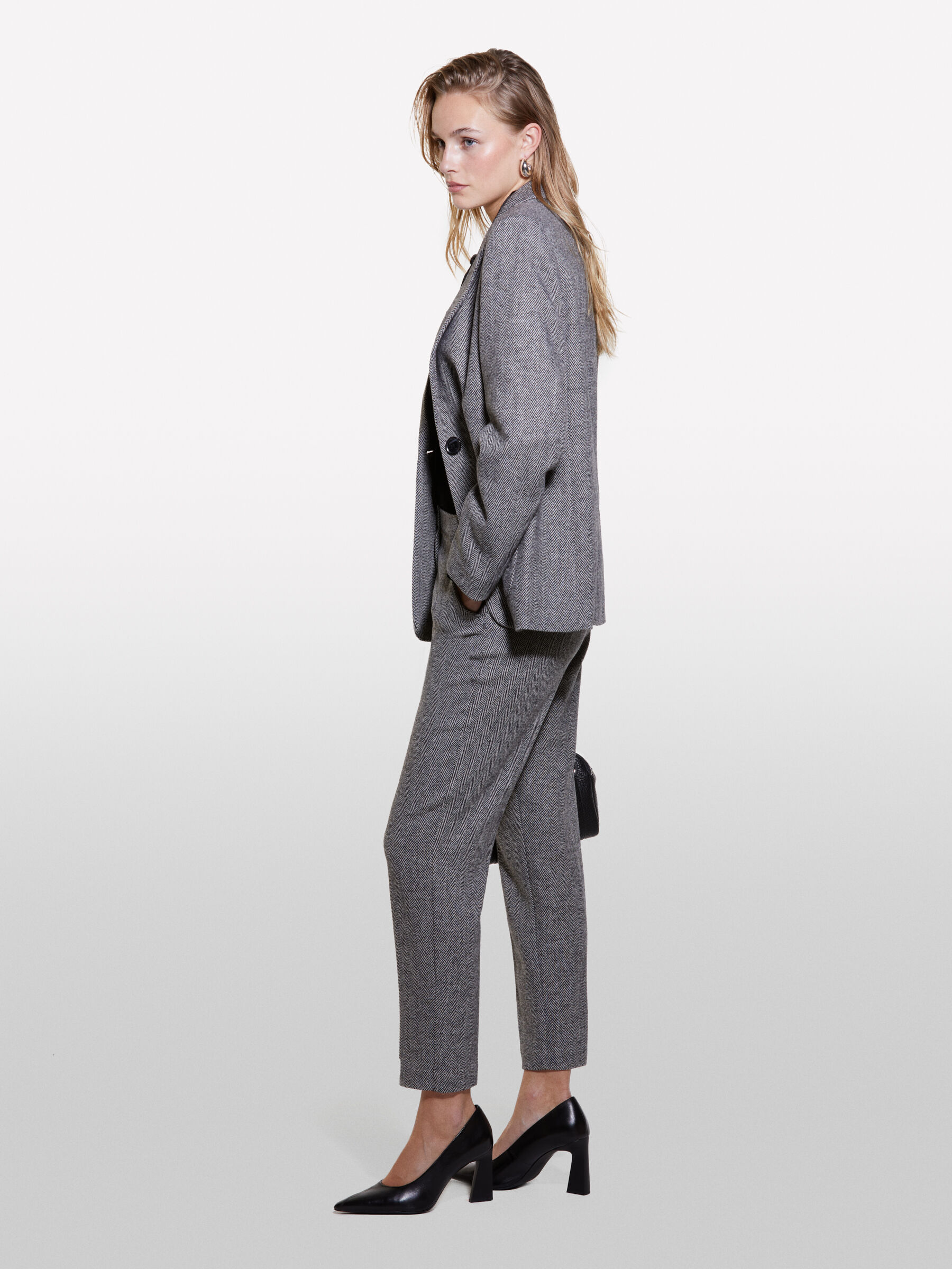 GIACCA Donna image number null