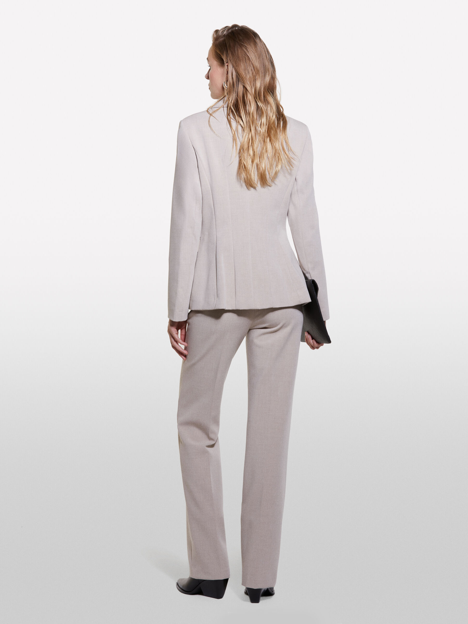 GIACCA Donna image number null