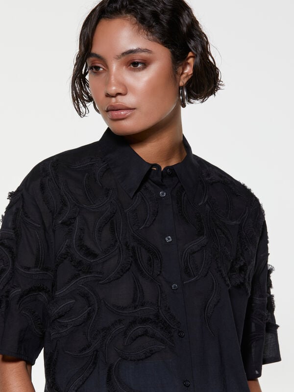 Camicia nera con ricamo  - camicie da donna | Sisley