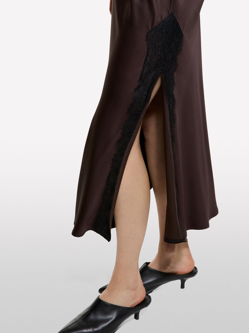 GONNA Donna image number null