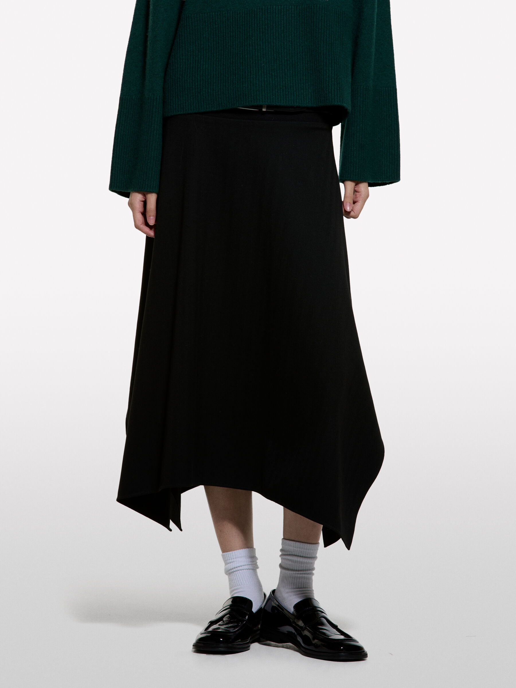 GONNA Donna image number null