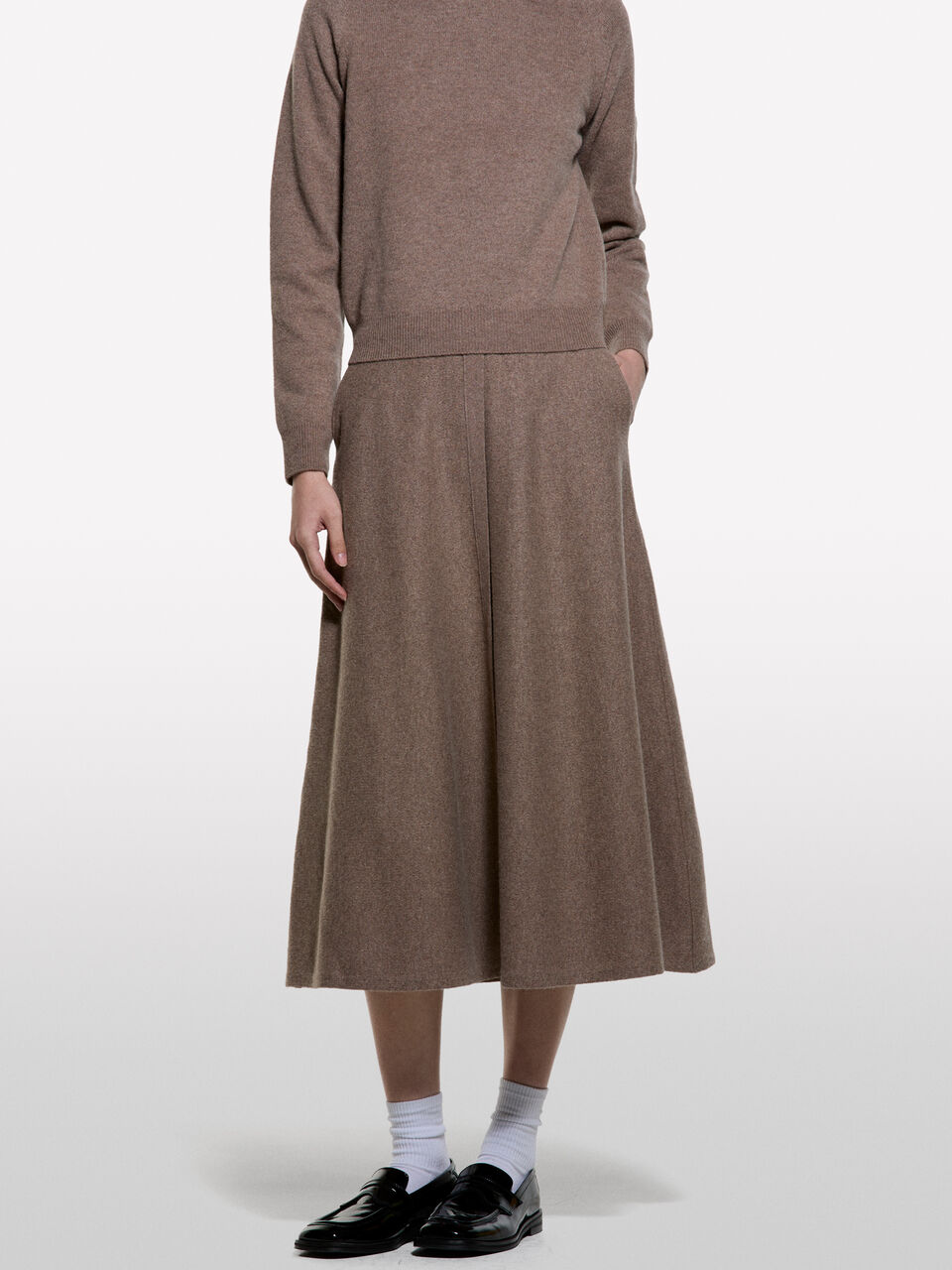 GONNA Donna image number null