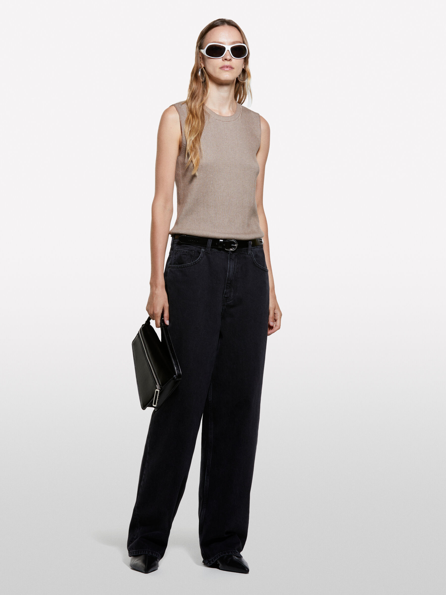 TOP Donna image number null