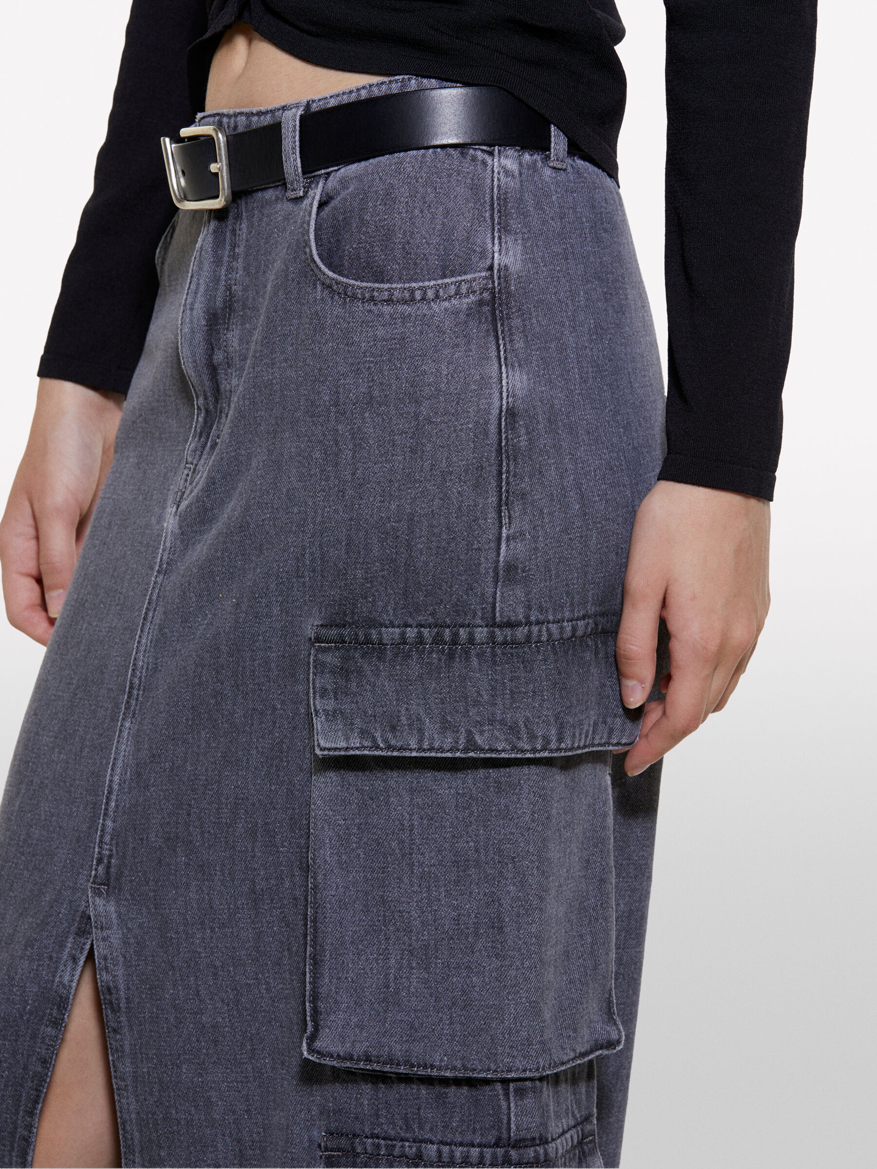 GONNA Donna image number null