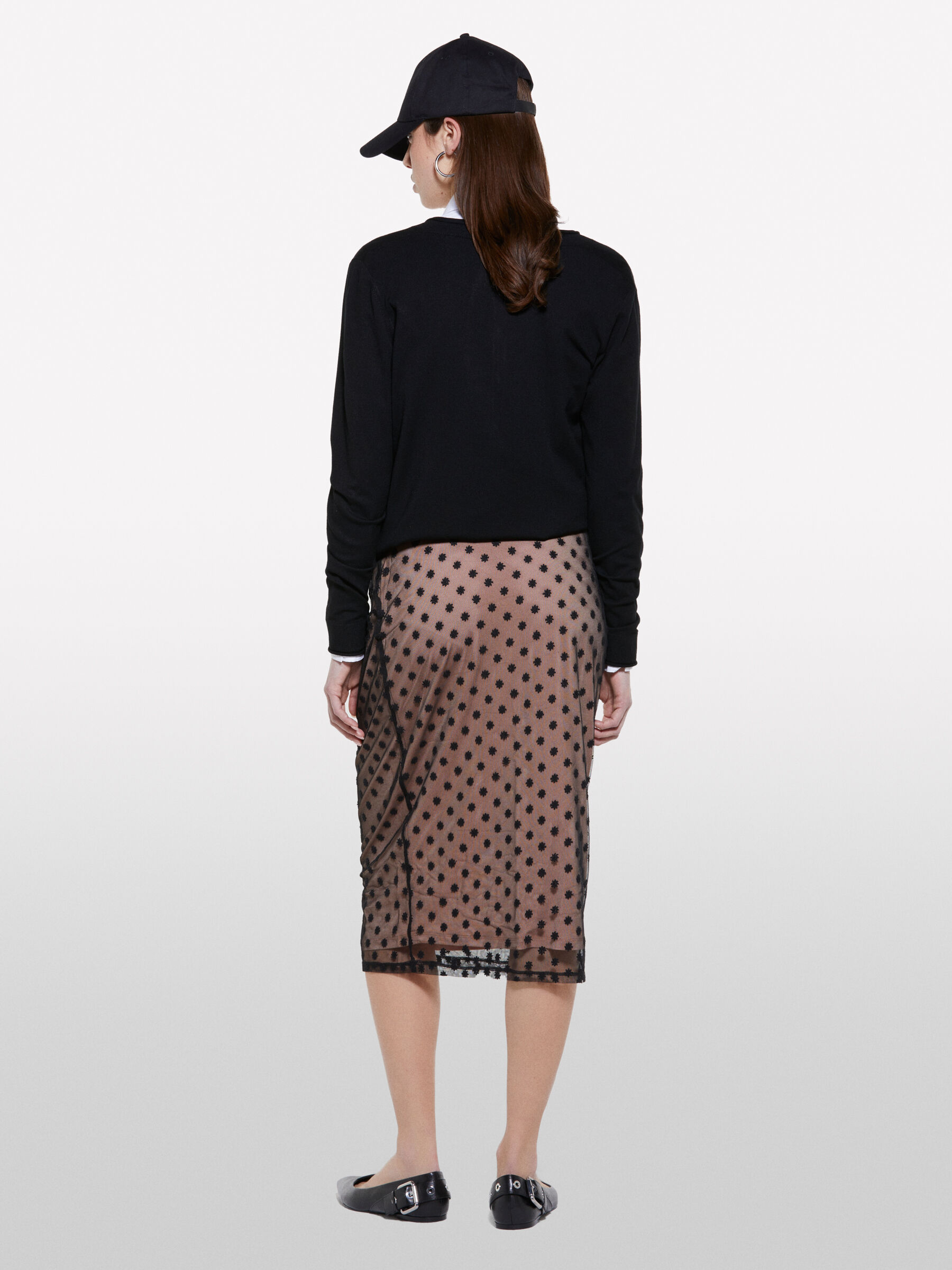 GONNA Donna image number null