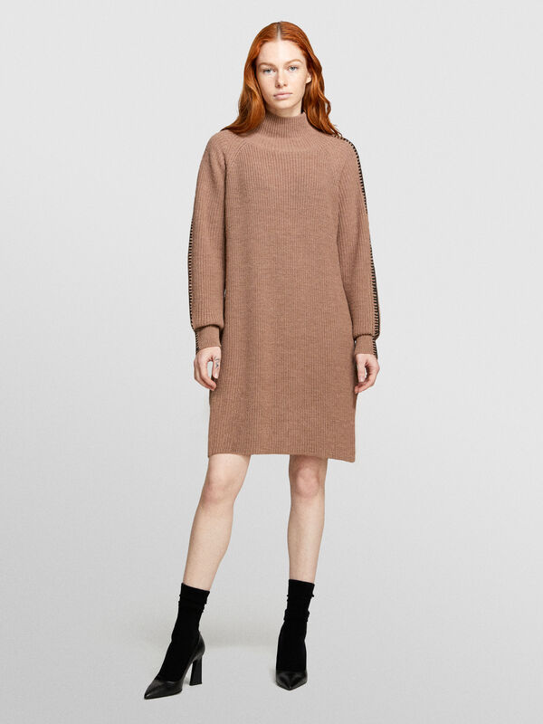 Vestito in maglia cammello con contrasto - vestiti corti da donna | Sisley