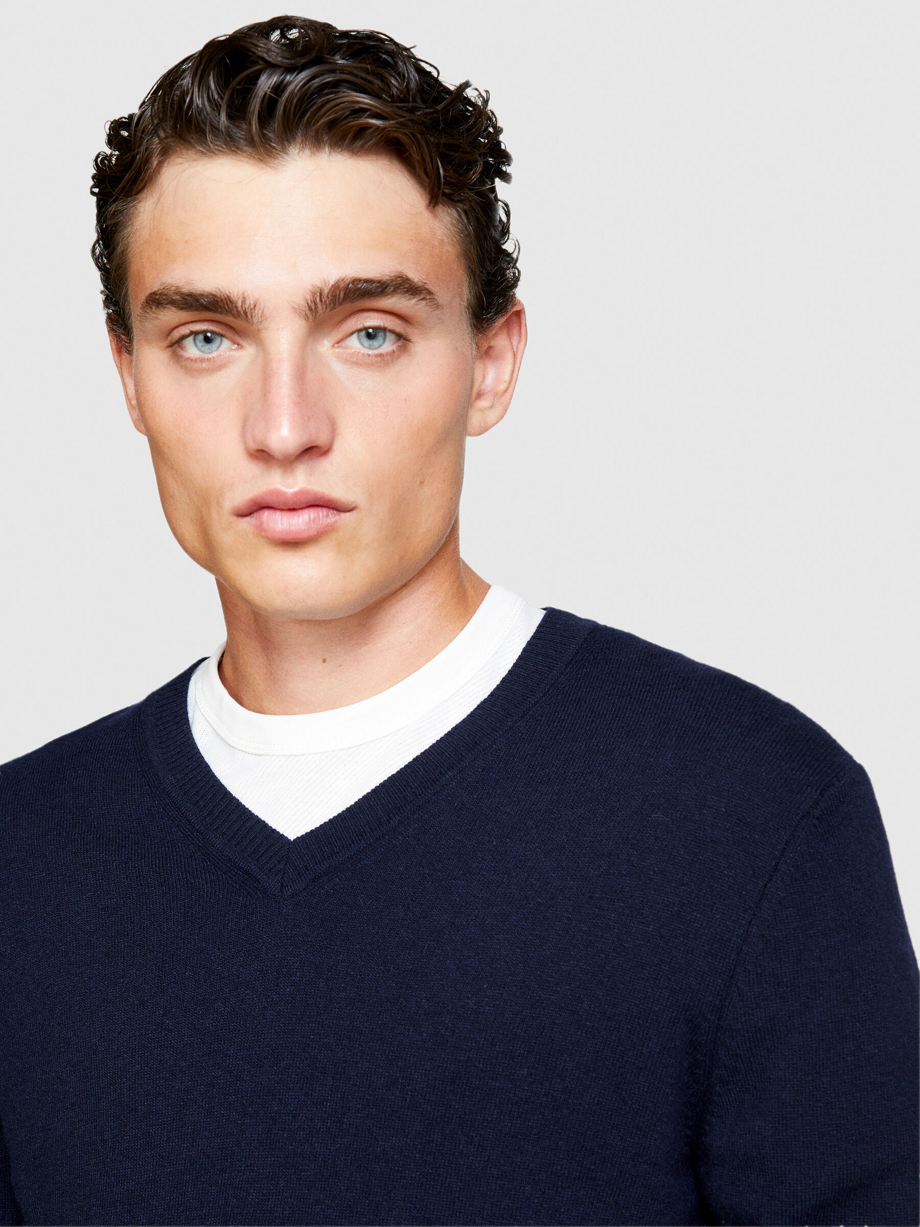 Maglia scollo av uomo cheap