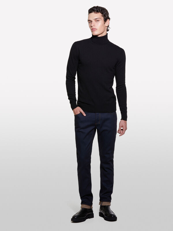 Maglia nera regular fit con collo alto - maglie collo alto da uomo | Sisley