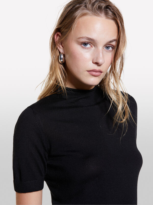 Maglia nera a mezze maniche - maglie collo alto da donna | Sisley