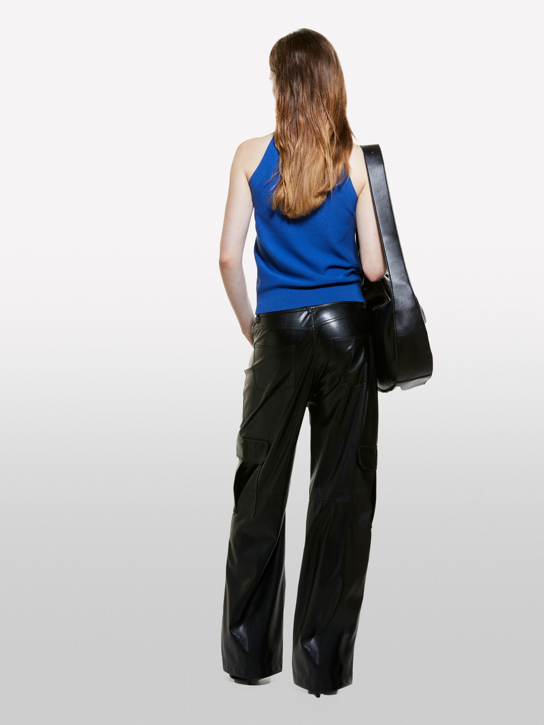 TOP Donna image number null