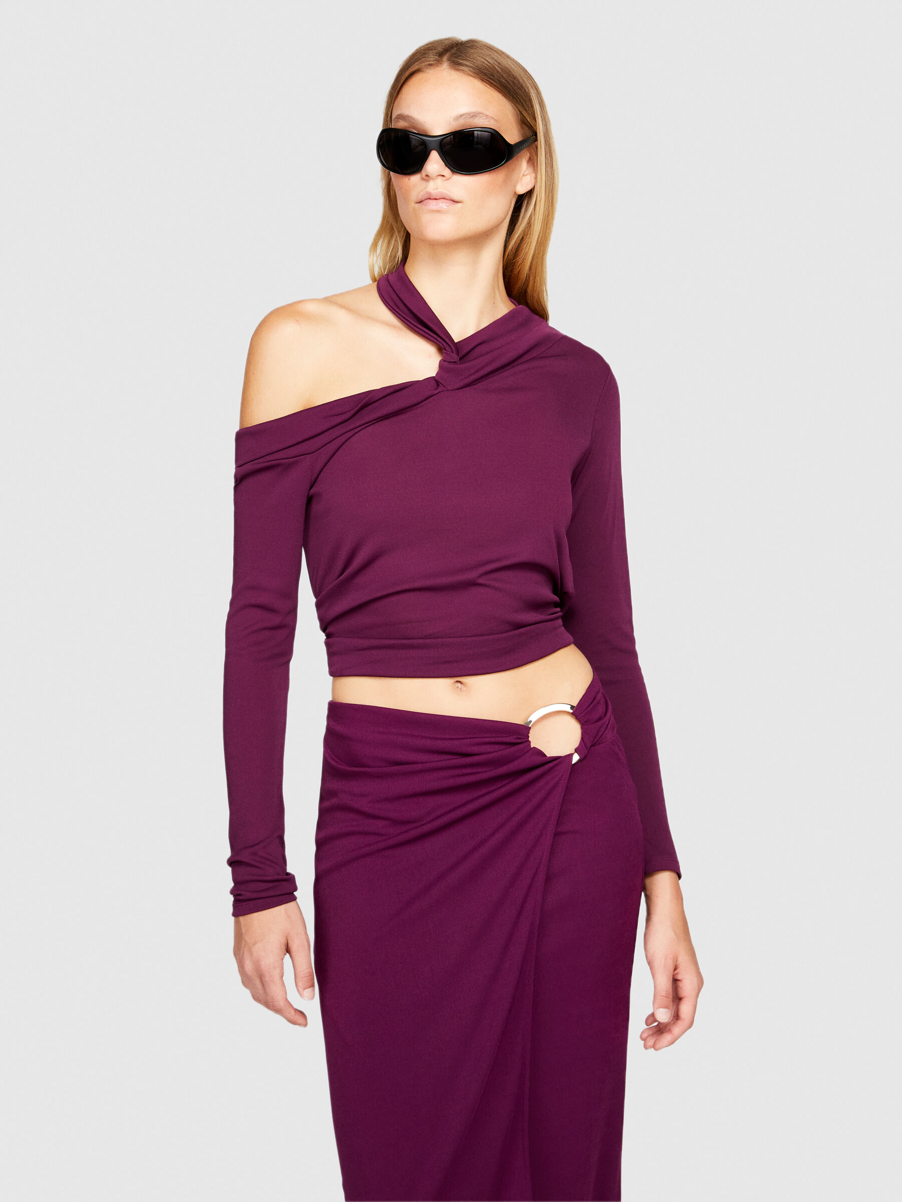 T shirt con spalla scoperta Prugna Donna Sisley