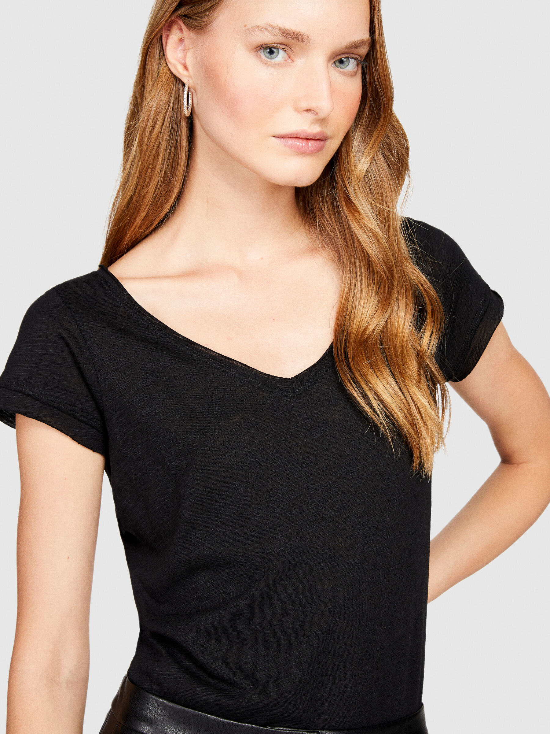 T shirt scollo av donna on sale