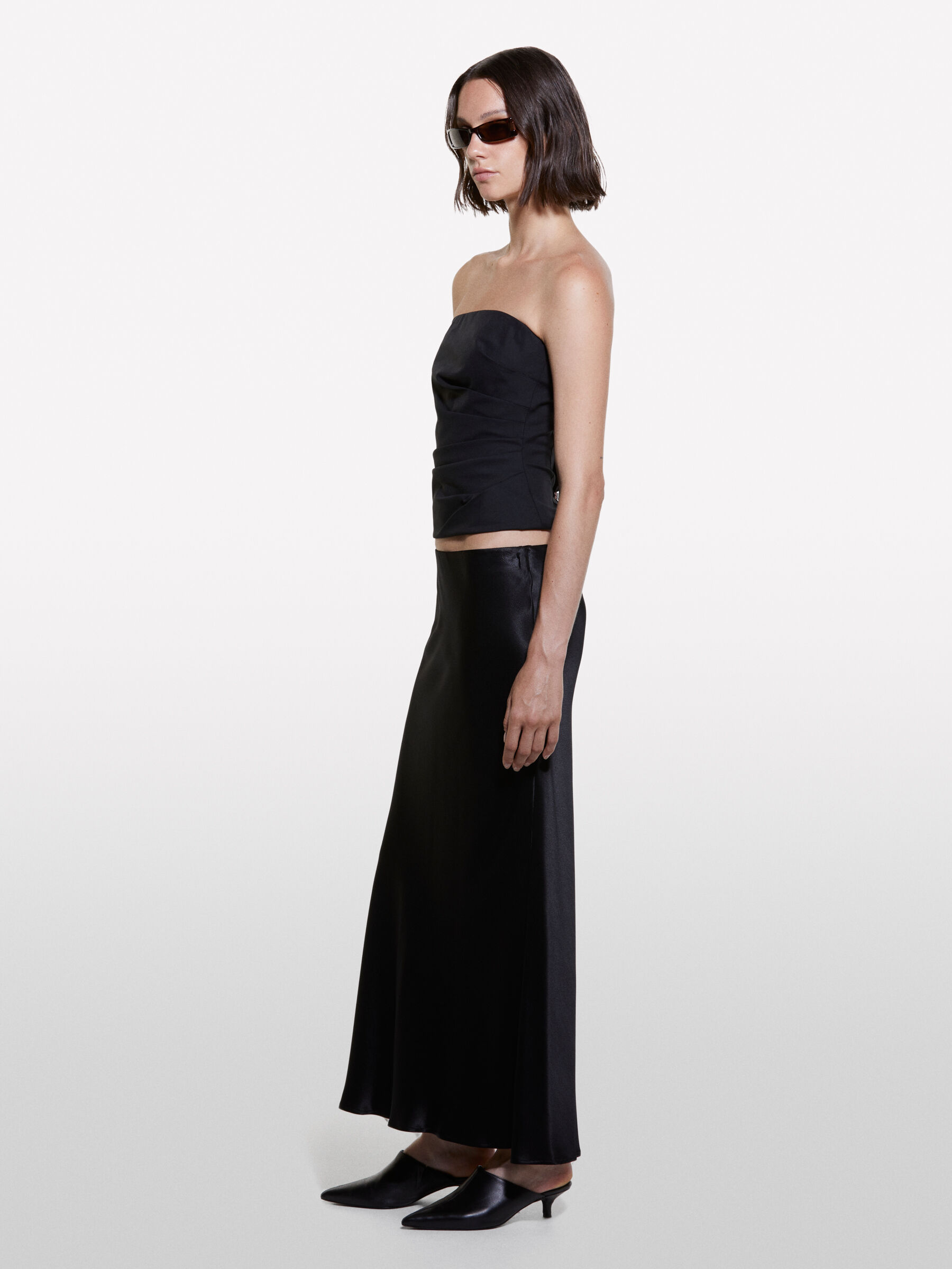 GONNA Donna image number null