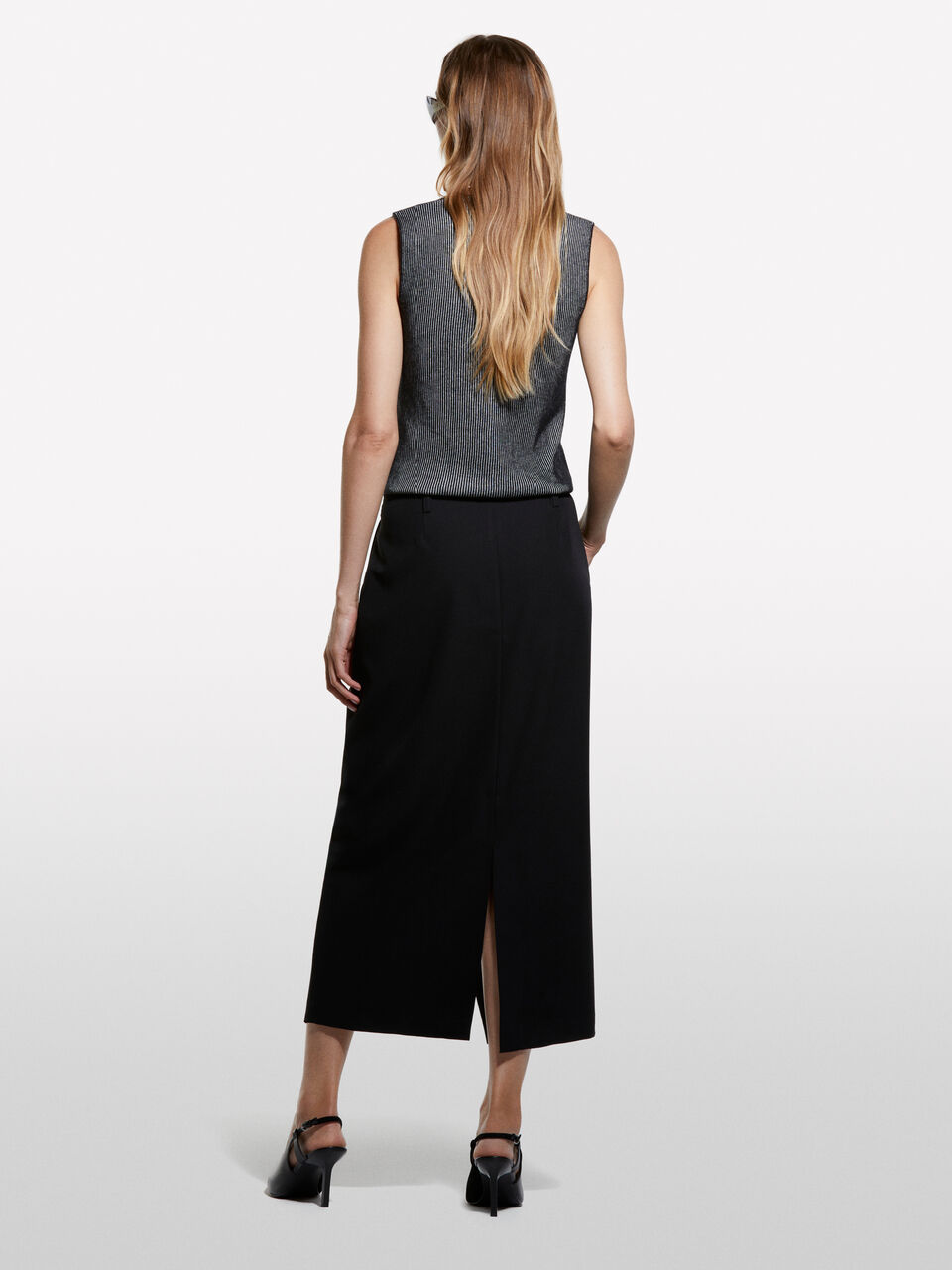 TOP Donna image number null