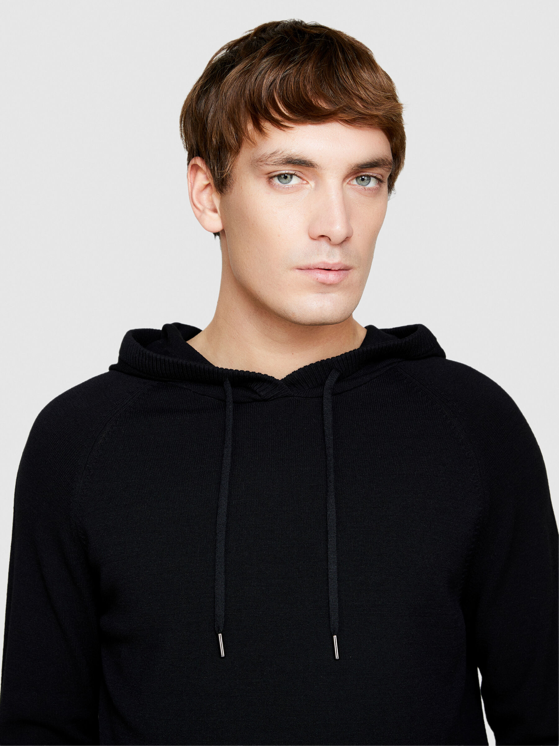 Felpa in maglia chiusa con cappuccio Nero Uomo Sisley