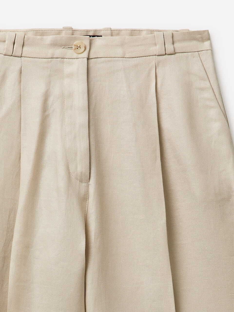 BERMUDA Donna image number null