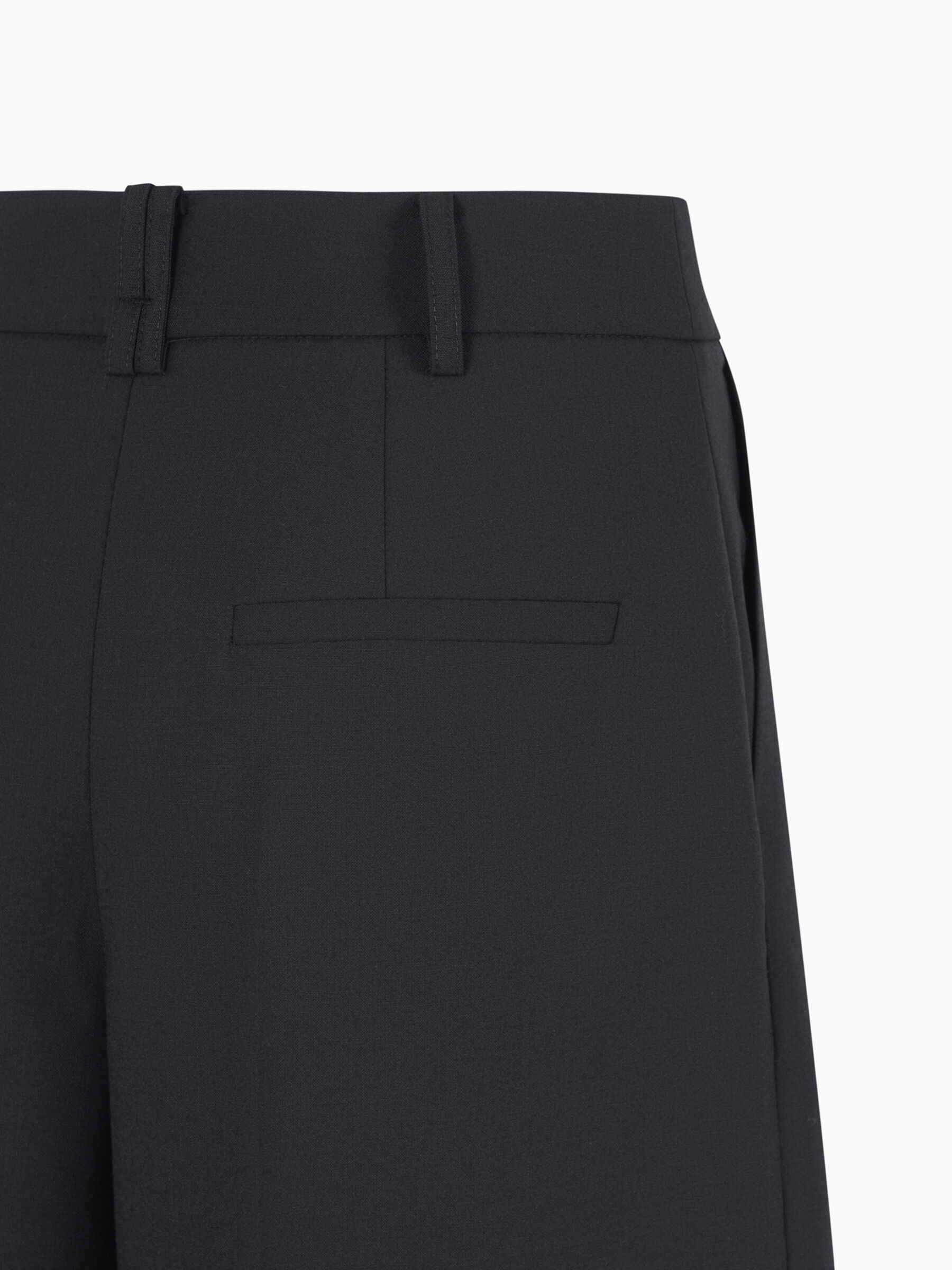 BERMUDA Donna image number null