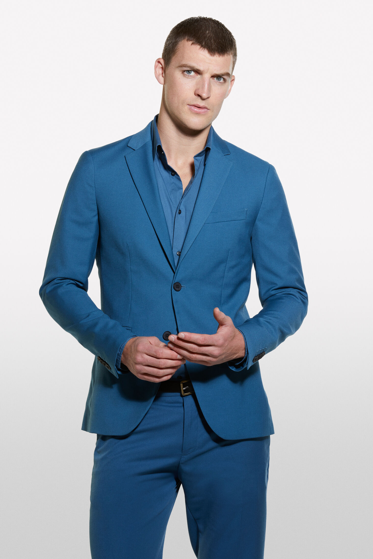 Abiti Uomo: completi eleganti e formali | Sisley