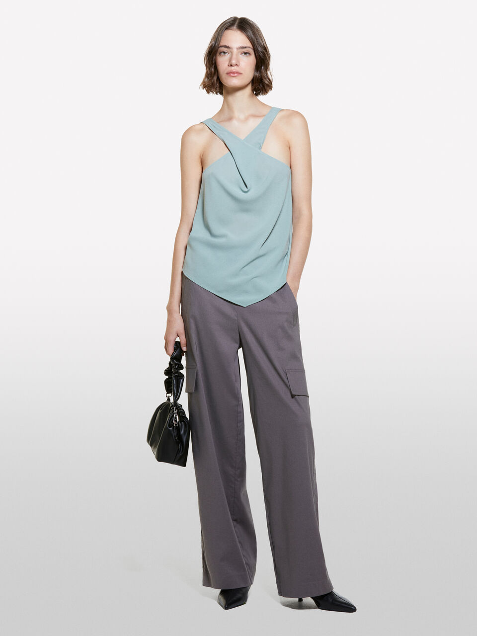 TOP Donna image number null