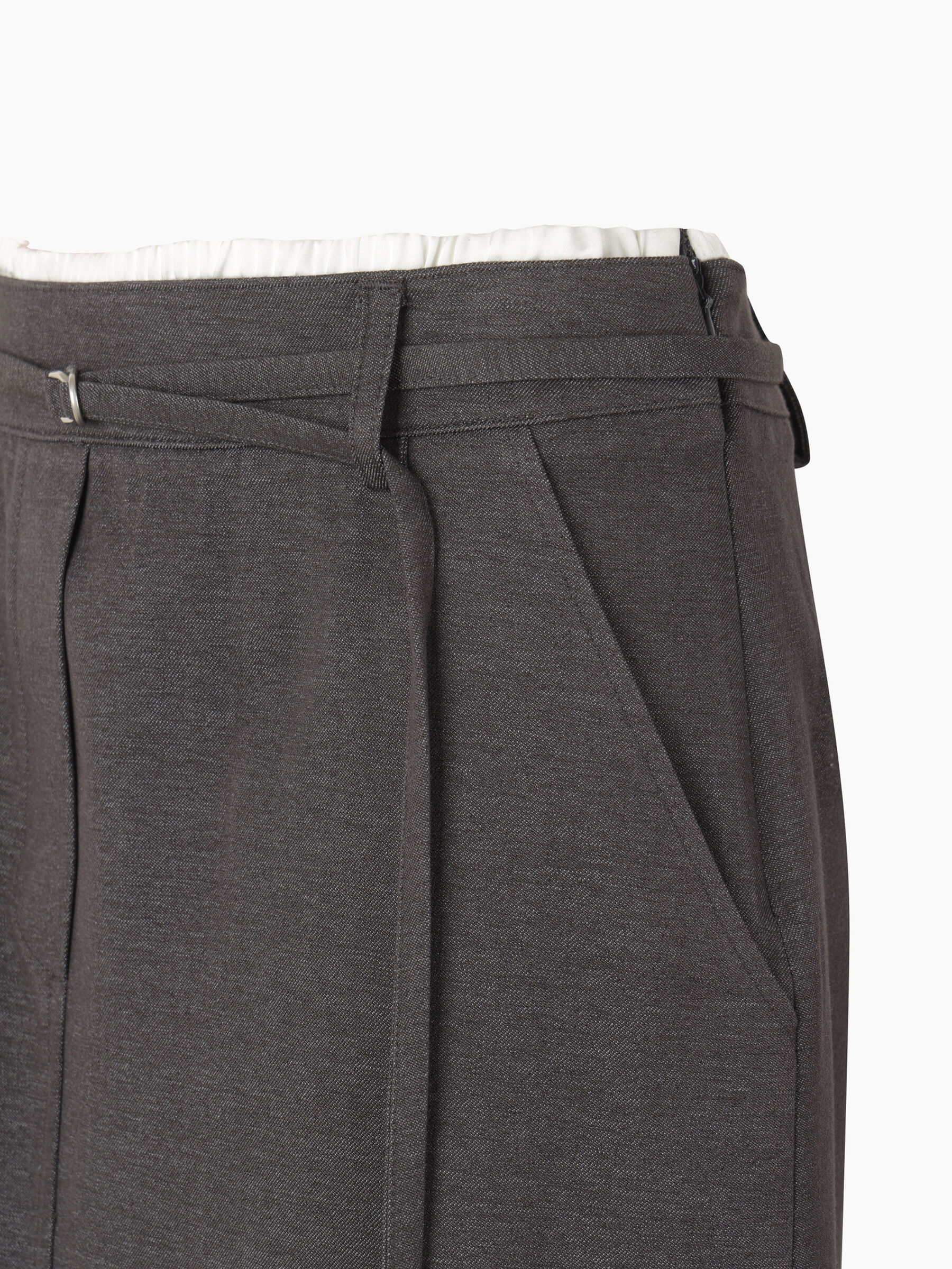 GONNA Donna image number null