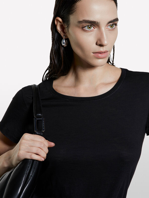 T-shirt girocollo nera - t-shirt a manica corta da donna | Sisley