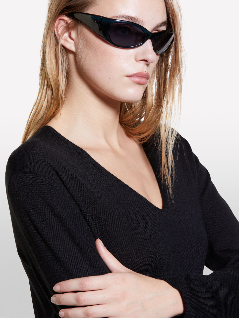 MAGLIA SCOLLO V M/L Donna image number null