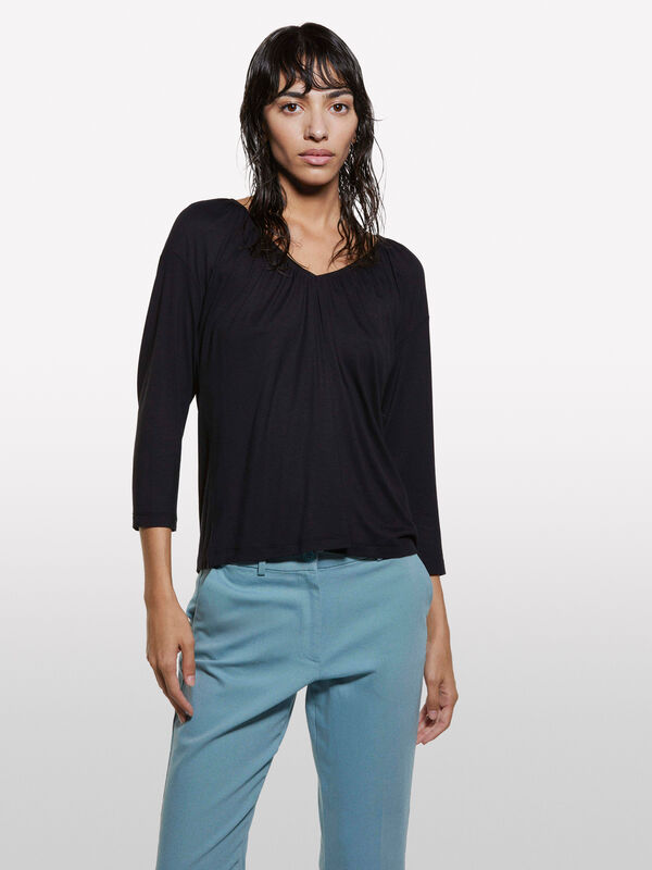 T-shirt nera con arriccio - t-shirt a manica lunga da donna | Sisley