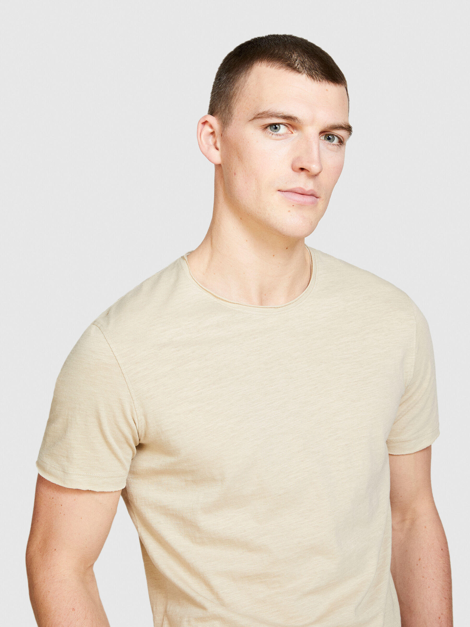 T shirt taglio vivo sale