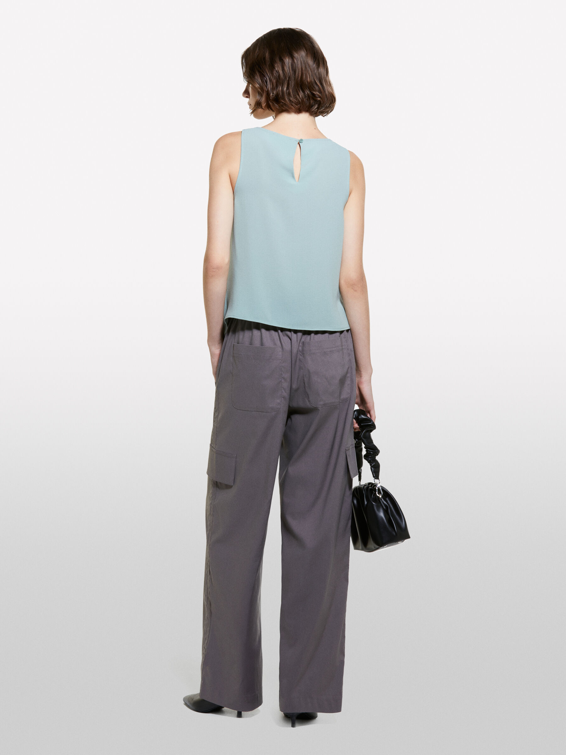 TOP Donna image number null