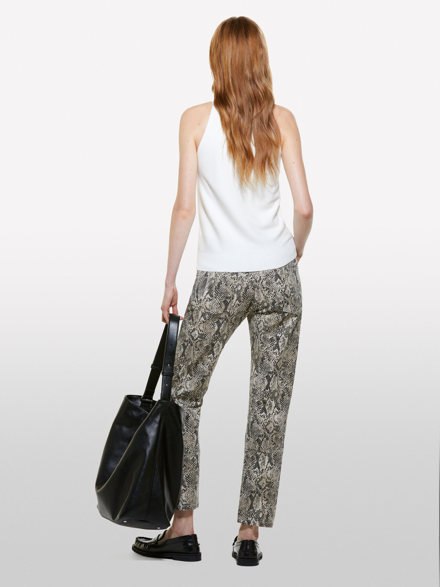 TOP Donna image number null