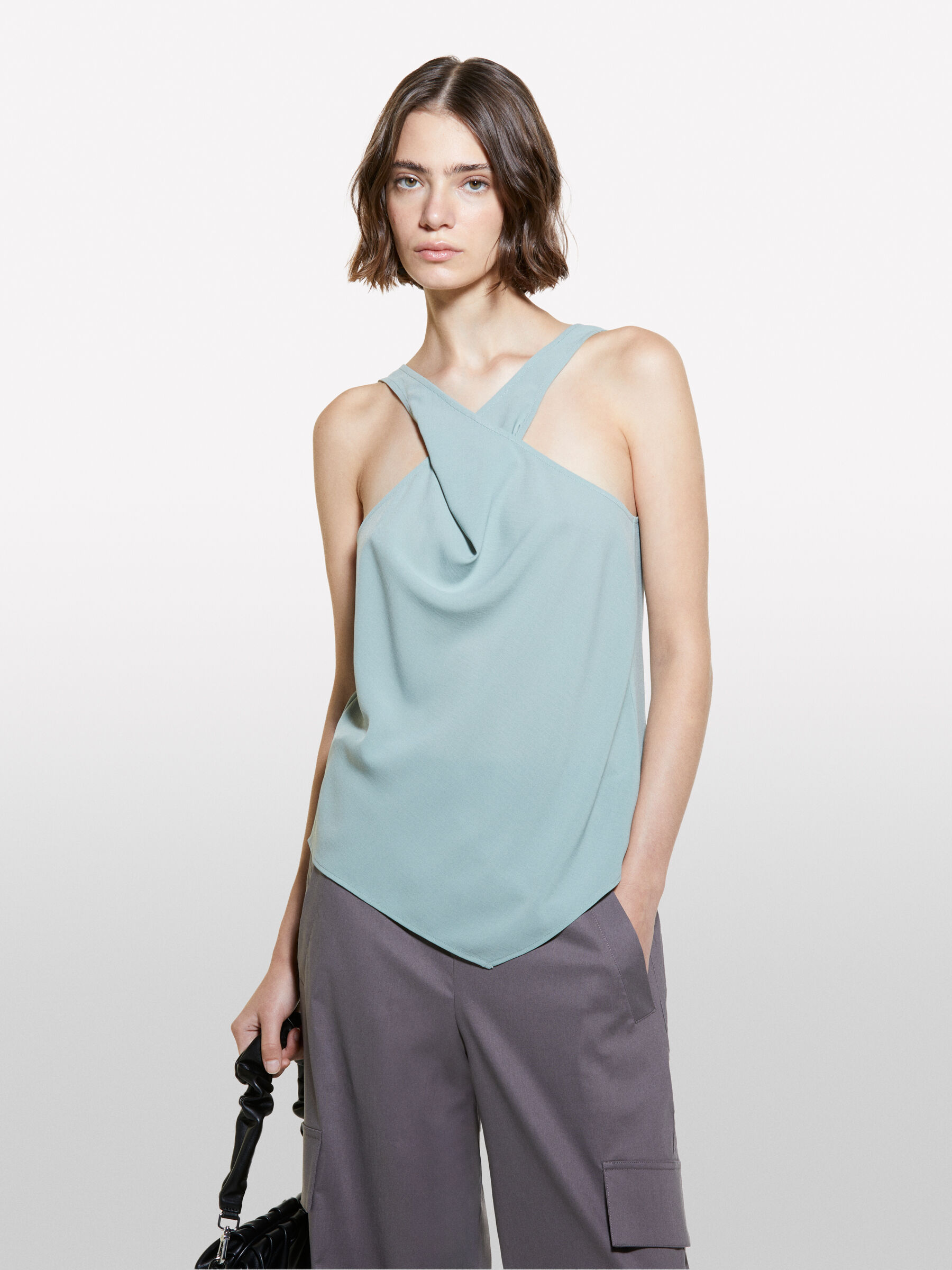 TOP Donna image number null