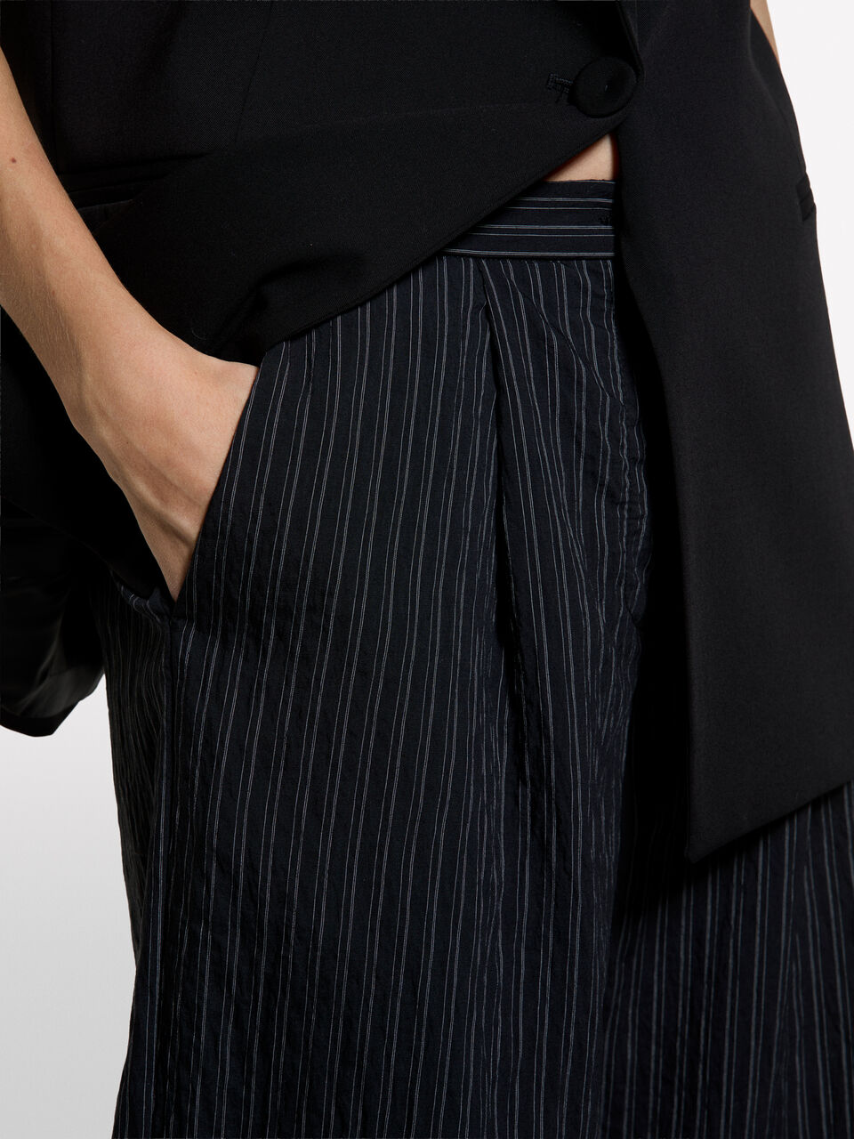 BERMUDA Donna image number null