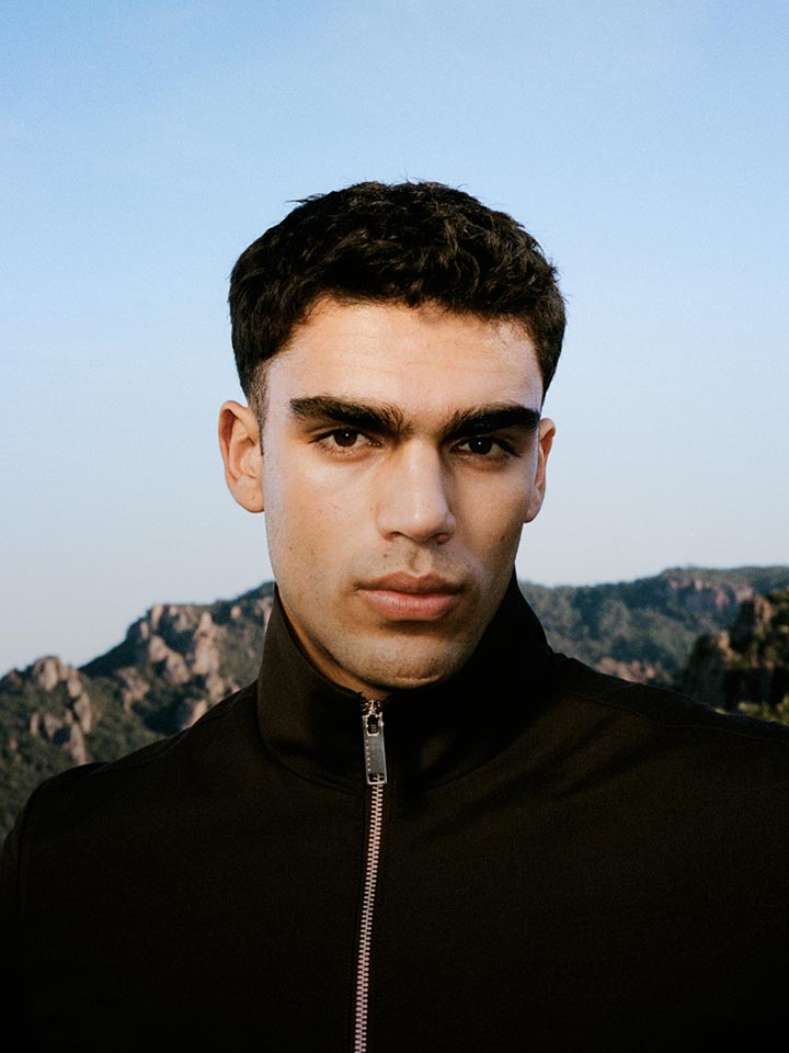 uomo acquista ora sisley